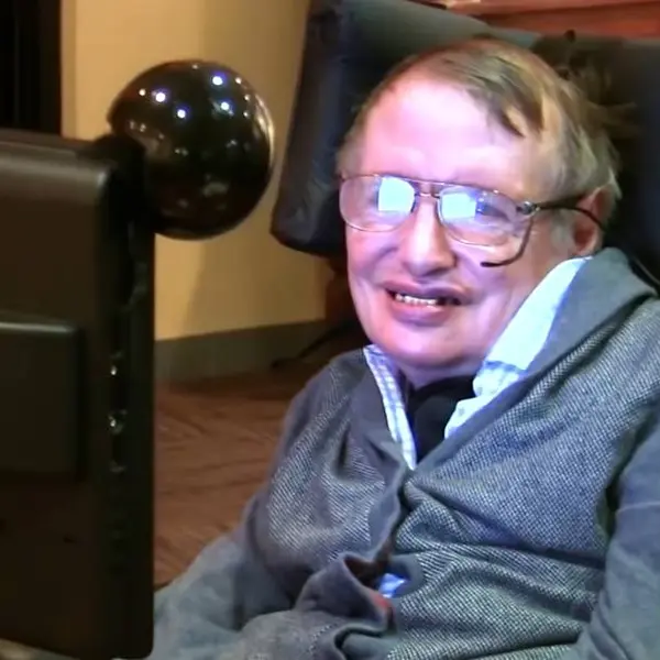 Stephen Hawking deed ijzingwekkende voorspelling over einde van de wereld: "Het komt dichterbij!"