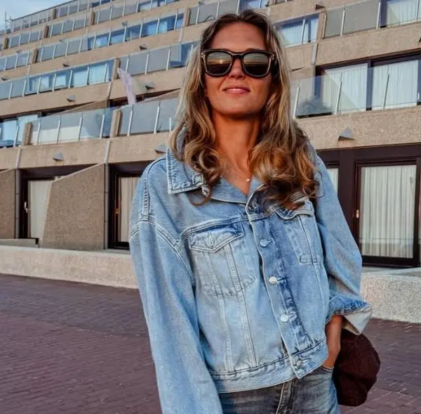 Hallo kroket! Sporza-babe Ine Beyen etaleert haar impressionante 'swimwear body' (foto's)