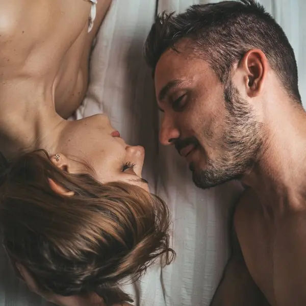 Vlaams koppel onthult hoe 'shallowing' hun bedprestaties in vuur en vlam zette: "Ongezien orgasme!"