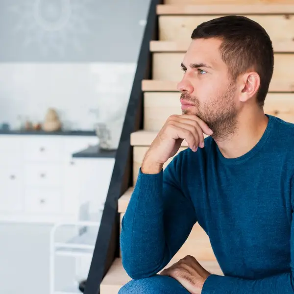 “Ik voel me vernederd door mijn lief... Ik ben in shock door wat ze in de badkamer doet nadat we van bil zijn gegaan”