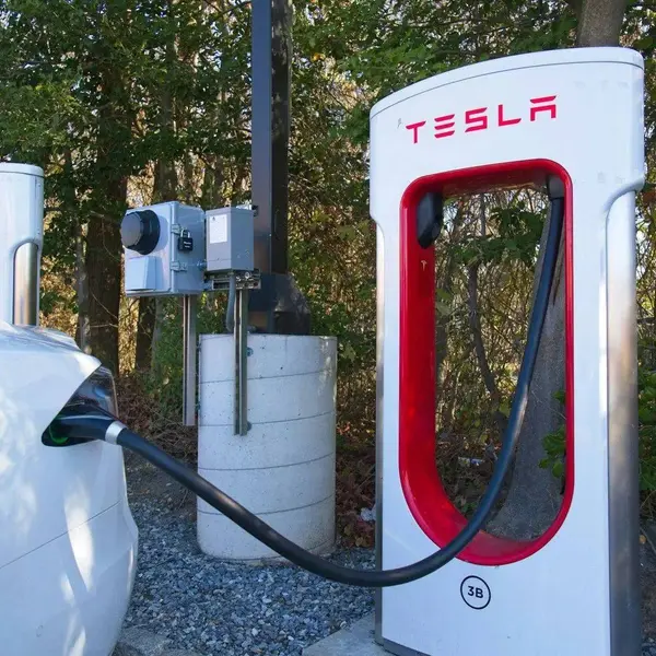 Hoe goed presteert de batterij van een Tesla na 250.000 km? Deze eigenaar deed de test...