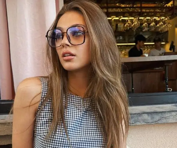 Valentine Besard, het lief van 'RvG', mag 21 kaarsjes uitblazen... Wij vieren dat met haar lekkerste kiekjes!