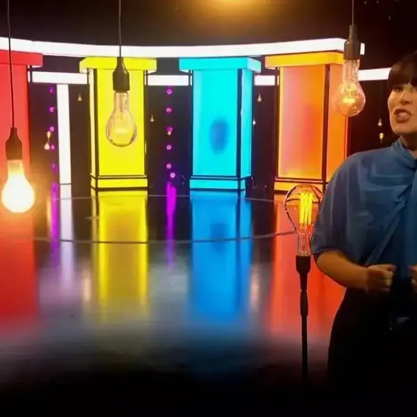 Plots duikt gemeenteraadslid van Vlaams Belang op in Vlaamse versie van 'Naked Attraction' - partij is 'not amused'