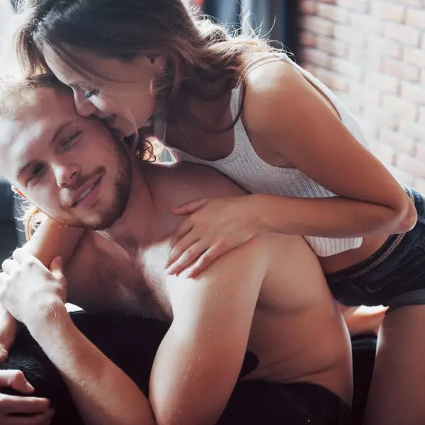 Steeds meer koppels doen aan 'soft swapping': "Boost voor je seksleven, maar je moet de regels kennen!"