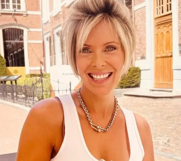 Hanne 'Droombeest' Troonbeeckx steekt haar billetjes in de lucht in de fitness (video)