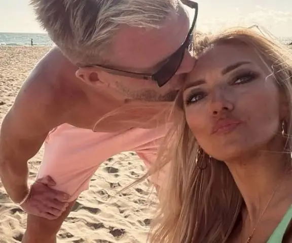 Charlotte doet boekje open over 'bijzondere' relatie met 'RVG': wat als hij naar zijn andere vriendin(nen) trekt?