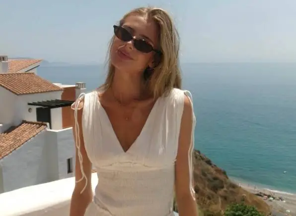 Beaudine, het zusje van Jutta Leerdam, viert haar 20e verjaardag in bikini - en Jake Paul reageert (foto's)