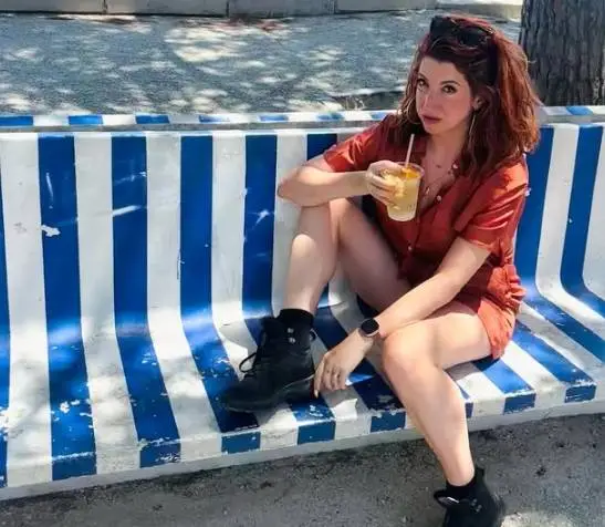 Kaat Bollen doet boekje open over seksleven met 18 jaar oudere partner: "Dat helpt..."