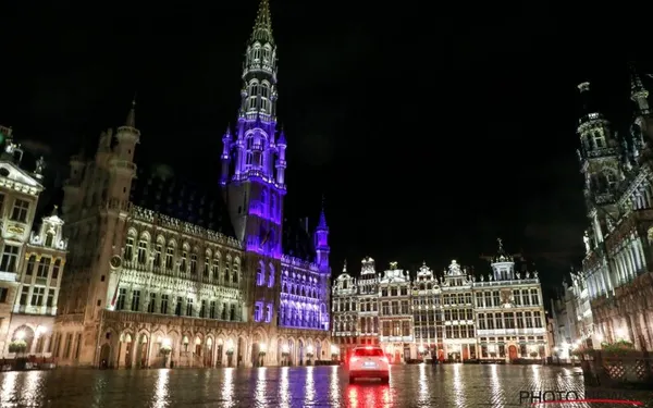 avondklokbrusselnachtPHOTONEWS