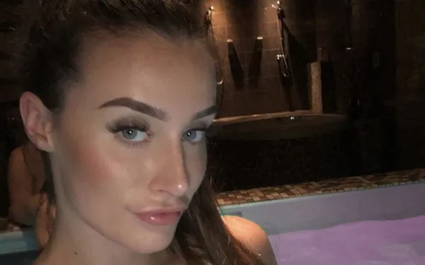 demiINSTAGRAM