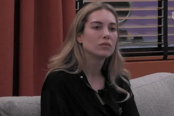 230718charlottedenamurbigbrotherplay4