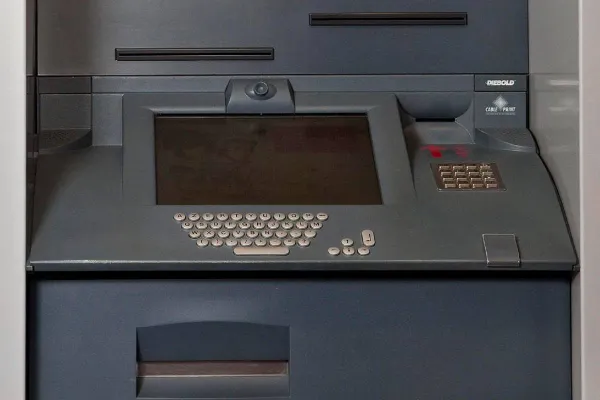 250416bankautomaat