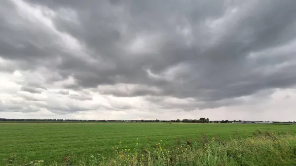 250622zwaarbewolkt