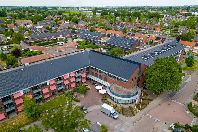 Mini Markt bij Maaswaarden Wijkestein