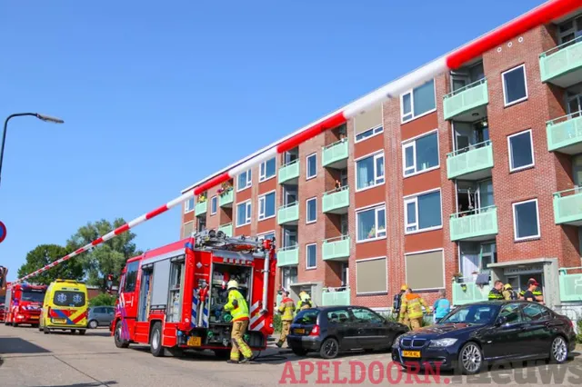 Brand in appartement Lekstraat veroorzaakt veel rook