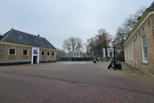 Politie zoekt info vluchtauto kunstroof Assen en deelt beelden verdachten