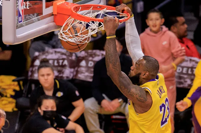 LeBron James cierra el debate: "He sido muy feliz siendo Lakers los últimos 6 años y espero que siga siendo así"