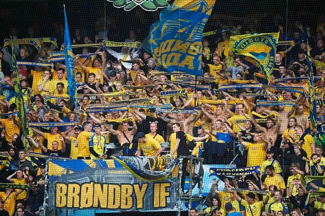Brøndby-fans tilbageholdes: FCK-tilhængere for tæt på