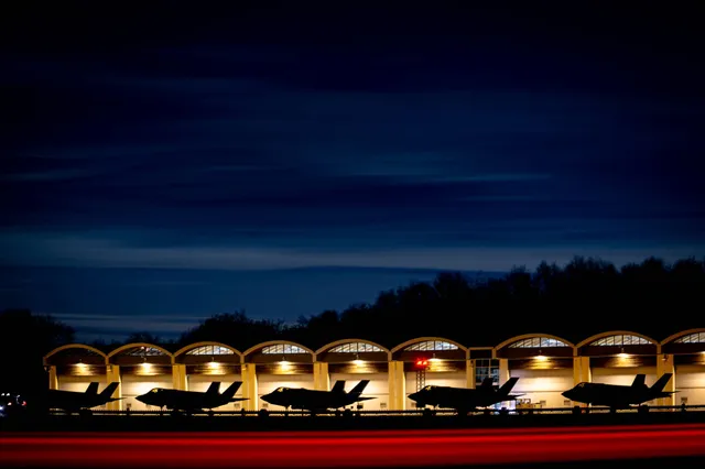 Veel bekijks bij gezamenlijke luchtmachttraining op Vliegbasis Gilze-Rijen