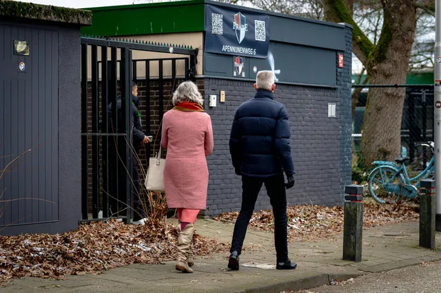 Inzegeningsdienst bij Praise in Tilburg trekt veel gelovigen ondanks ingrijpen gemeente