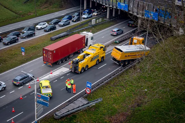 Ongeval met vrachtwagen op A59 Raamsdonksveer zorgt voor verkeersoverlast