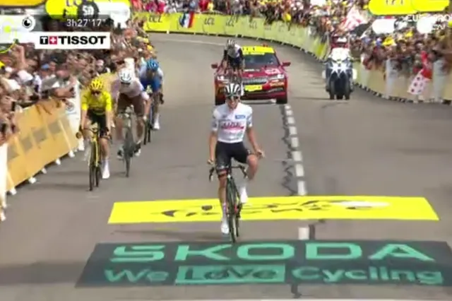 VÍDEO: ¡El brutal esprint con el que Tadej Pogacar sentó a Jonas Vingegaard en la penúltima etapa del Tour de Francia 2023!