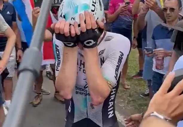 VÍDEO: ¡Muy emotivo! Matej Mohoric rompe a llorar tras su brillante triunfo en la etapa 19 del Tour de Francia