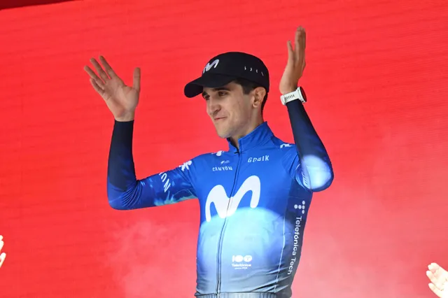 Pelayo Sánchez sueña con terminar 2024 con su debut en Il Lombardia mientras encarrila su renovación con Movistar Team