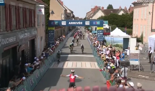 Tour de l'Avenir: Suíço Fabio Christen derrota Mexicano Isaac Del Toro com a meta à vista