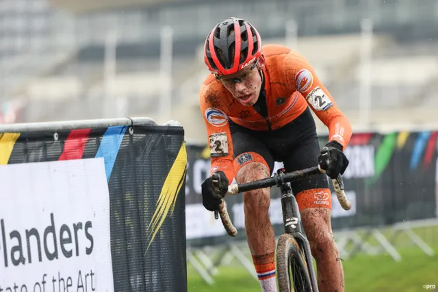 A tristeza de Pim Ronhaar perante a atitude de Lars van der Haar nos Europeus de Ciclocrosse: "Esta medalha teria significado mais para mim do que para ele"