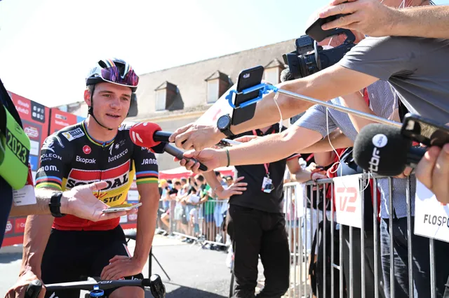 Remco Evenepoel considera que a etapa em gravel pode fazer a diferença: "Vincenzo Nibali já ganhou a Volta a França em paralelos"