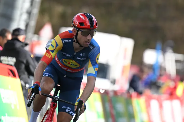 Bauke Mollema sobre as condições climatéricas brutais na Flèche Wallonne: "Deixei de ter força nas pernas e acabou-se, já não conseguia ir a fundo"