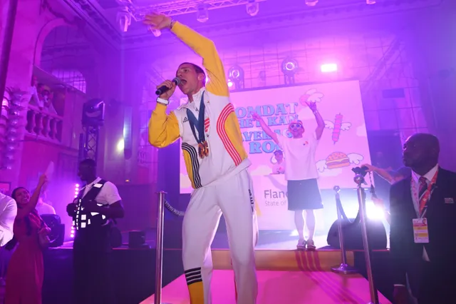 VIDEO: Remco Evenepoel's massive Olympic celebration party with Average Rob