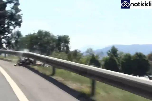 VÍDEO: A queda aterradora de Juan Pedro Lopez, que é projetado para fora da estrada, no Circuito de Getxo no País Basco