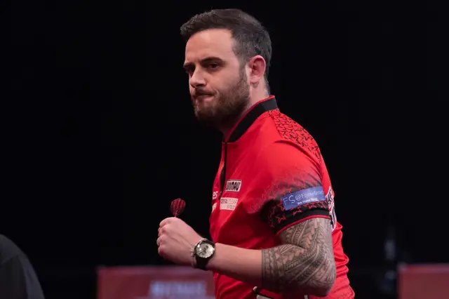Cullen through to World Championship Last 32 with straight sets victory over Jones
