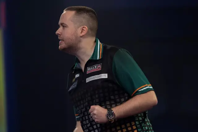 Lennon sees off Razma in superb display to set up Ratajski clash at PDC World Darts Championship