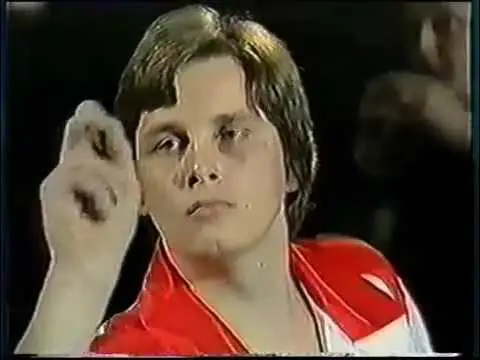 THROWBACK VIDEO: Deller's crowning glory with Bristow win to claim 1983 World Darts Championship