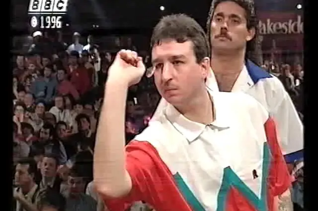 THROWBACK VIDEO: Beaton dethrones Burnett to claim 1996 BDO World Darts Championship