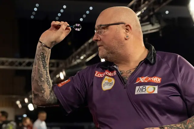 Hamilton, Warburton, Quantock, Payne, Usher and Kenny all secure Final Stage spots on Day Two of PDC UK Q-School