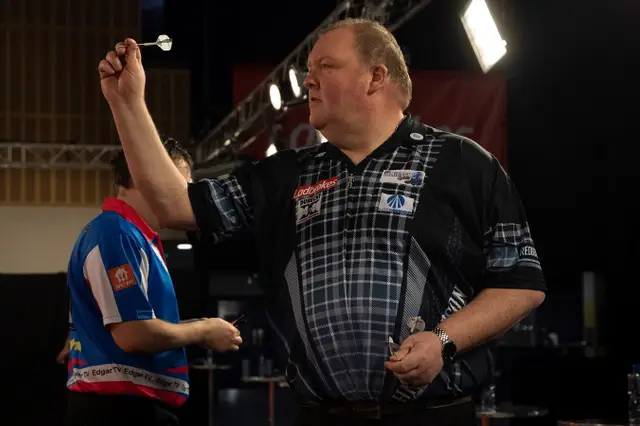 Henderson set to represent Scotland in World Cup of Darts alongside Wright after Anderson withdrawal