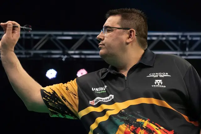 De Sousa ends Van den Bergh's unbeaten run to claim maiden Premier League win