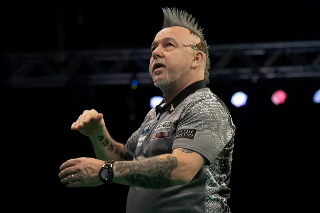 Wright edges past Anderson to claim first win of 2021 Premier League Darts campaign