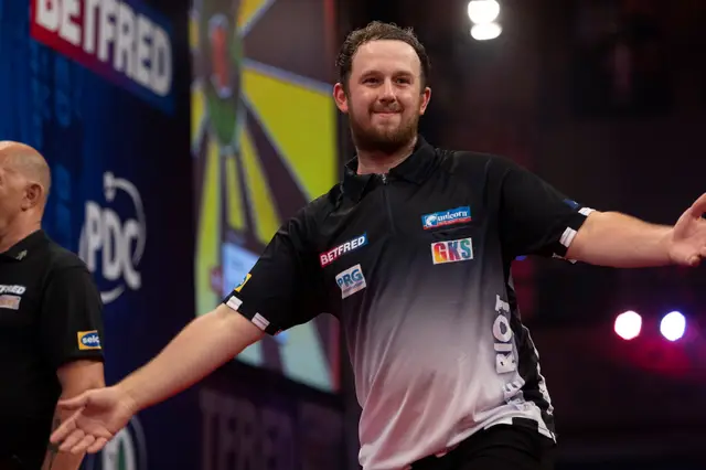 Rydz youngest player to average 110 on stage in PDC ranking match at Gibraltar Darts Trophy