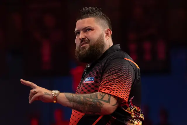 Michael Smith returns to winning ways with comeback win over Ross Smith to claim Players Championship 27 title