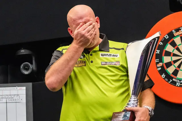 (VIDEO) Emotional Van Gerwen in tears after Nordic Darts Masters triumph: "This means so much to me"