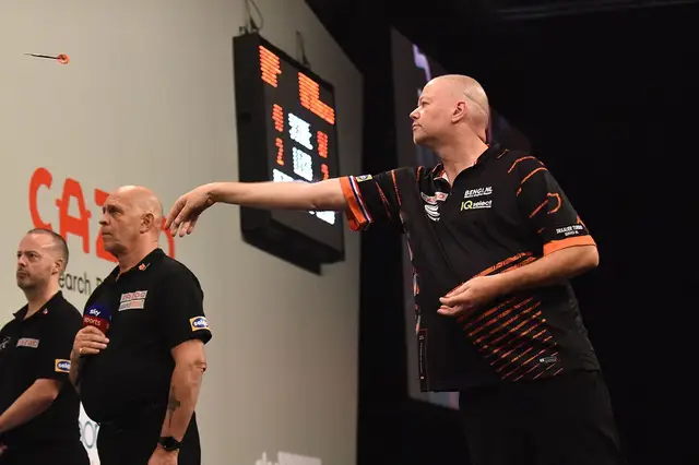Van Barneveld off the mark easing past Davis, Humphries edges past Campbell in quality tie
