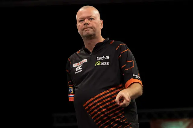 Impressive Van Barneveld knocks out countryman, Anderson edges out Bunting after comeback