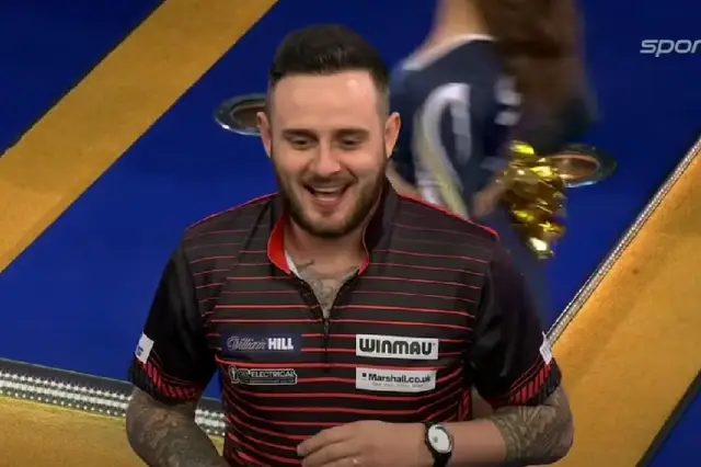 VIDEO: Cullen receives incredible reception to Oasis classic at PDC World Darts Championship