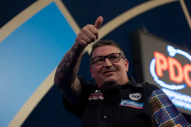Anderson into another PDC World Darts Championship Quarter-Final after thrilling win over Cross