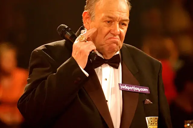 Van Barneveld on legendary Master of Ceremonies Fitzmaurice: "He will always be the voice of darts"